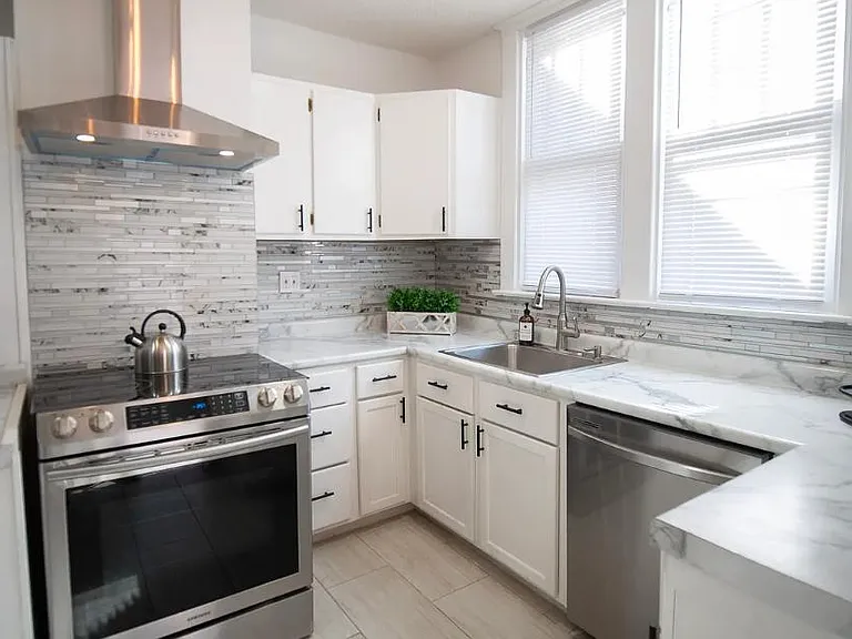 526 N Emerson Ave — Photo 5