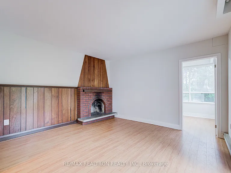 95 Roseview Ave — Photo 17