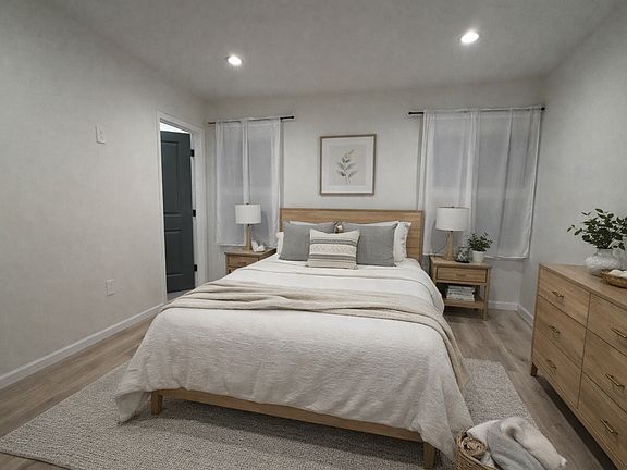 5th image of 1428 N Kenmore Ave #1430