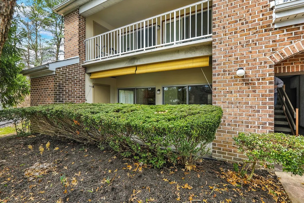 2 bed, 1228 sqft, $1,695 — Photo 3