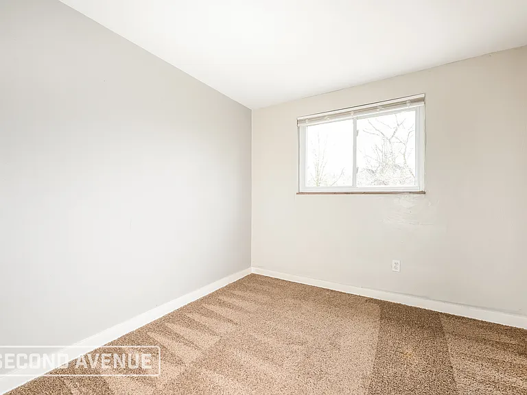 220 Briarwood Dr — Photo 16