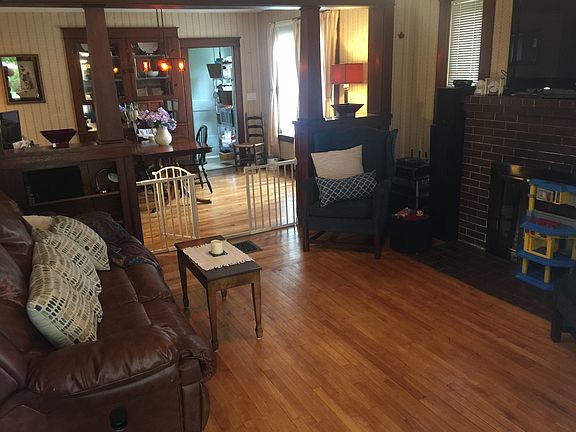 Living room/dining room