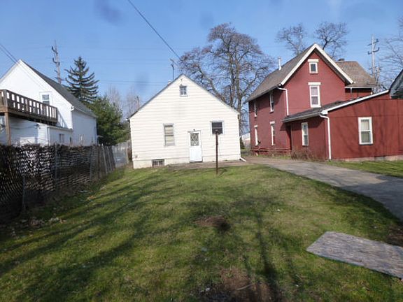 2nd image of 1604 West Ave