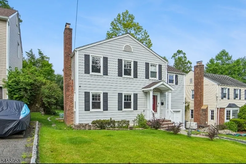 3 bed, 2.0 bath, $4,200 — Photo 2