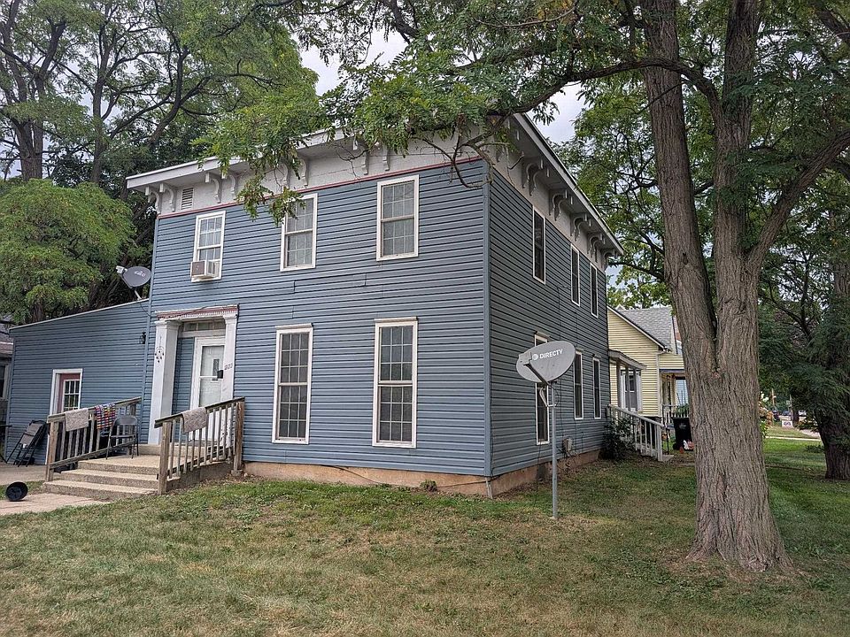 1st image of 303 Saint Lawrence Ave