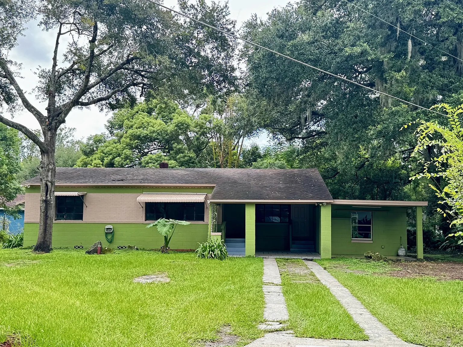 Large 3 Bed, 2 Bath, Wood Floors, Corner Lot! — Photo 1