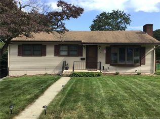 52 Dydo Dr, Uncasville, CT 06382
