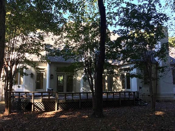 3rd image of 320 River Oaks Rd N