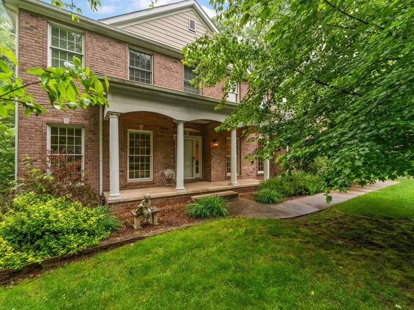 2402 Idaho St, Chesterton, IN 46304