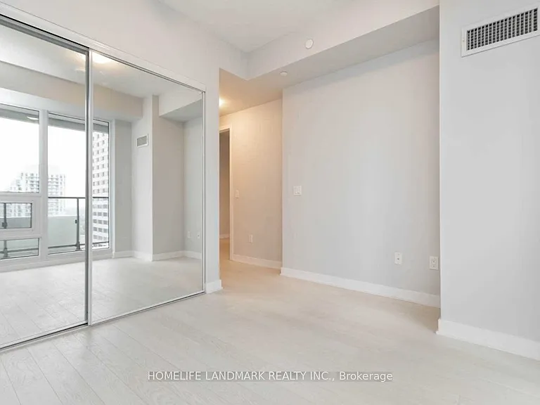 2221 Yonge St #2510 — Photo 14