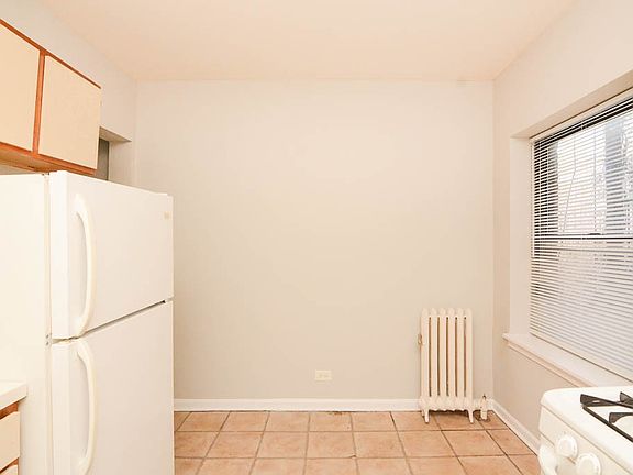 5th image of 5746 N Winthrop Ave #402