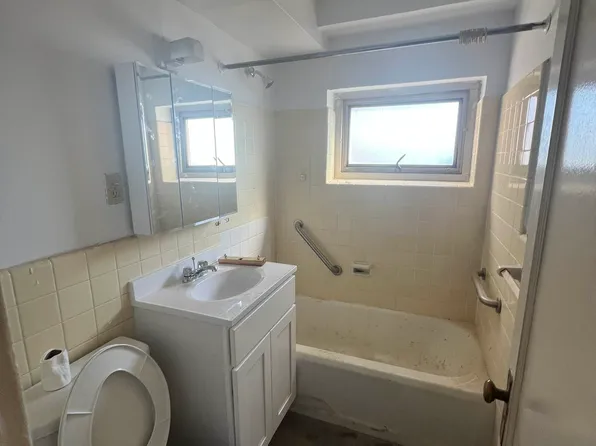 189-04 64th Avenue image 7 of 8