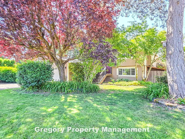 622 204th St SE — Photo 40