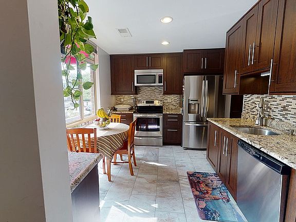 2nd image of 1707 S Hayes St #2
