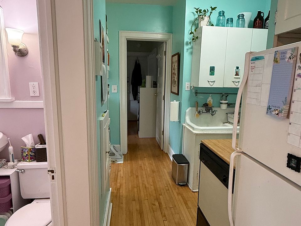 1st image of 3348 Dupont Ave S #4