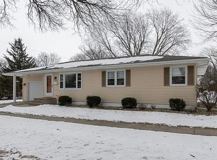 2415 24th St, Marion, IA 52302