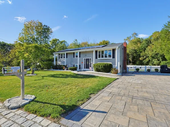 39 Candy Ln, Brockton, MA 02301