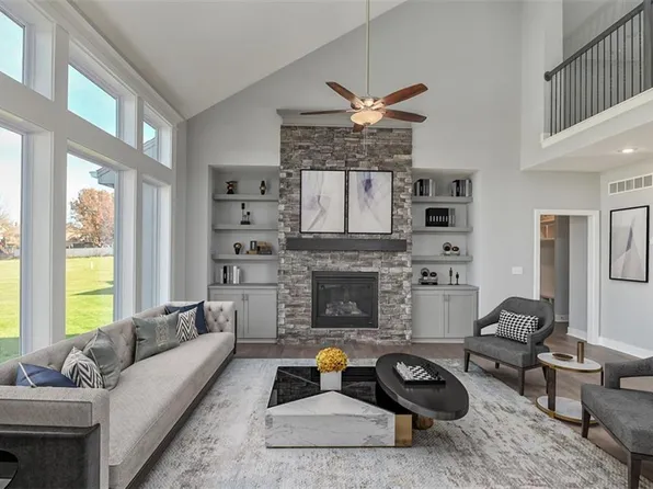 23820 W 58th Ter, Shawnee, KS 66226