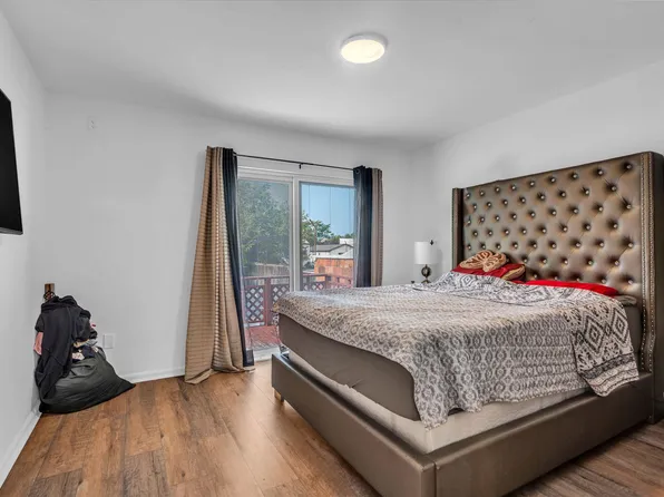 76 West 25th Street image 3 of 21