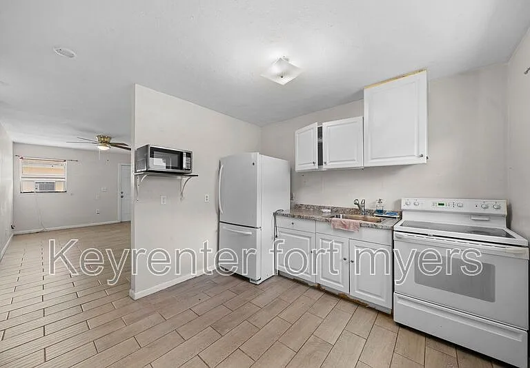 322A Louise Ave — Photo 8