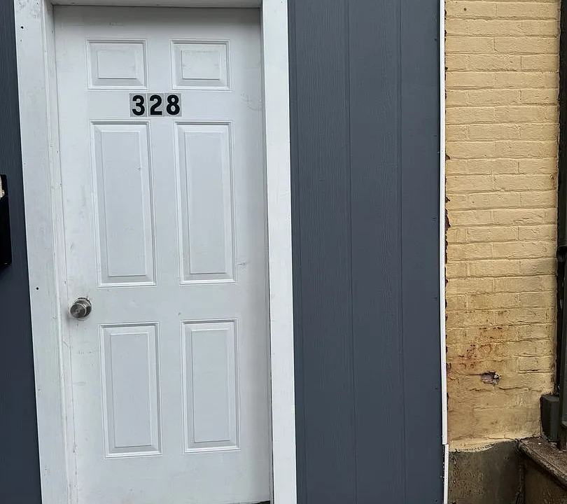 328 W Broad St