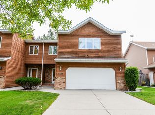 2406 26th St S, Fargo, ND 58103