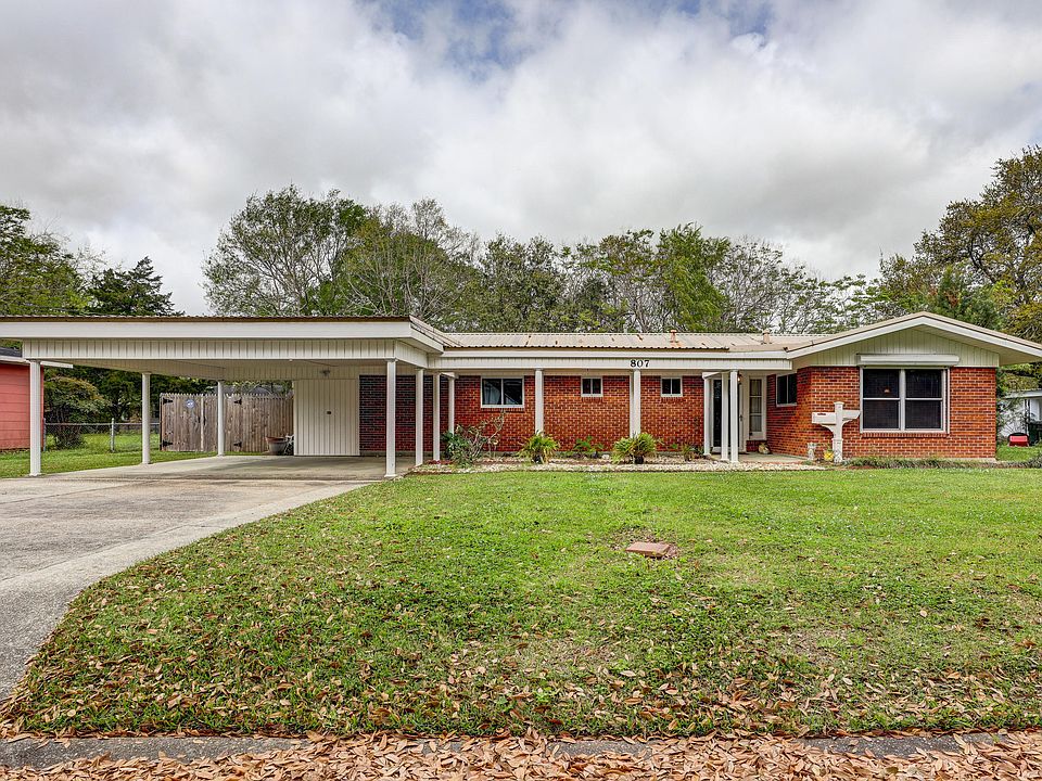 1st image of 807 Victory Dr