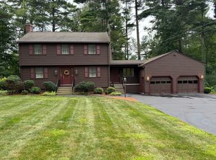 22 Ranlett Ln, Billerica, MA 01821