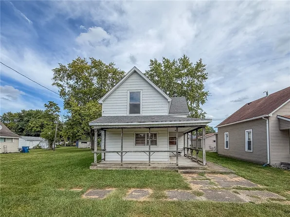 510 N 3rd St, Hoopeston, IL 60942