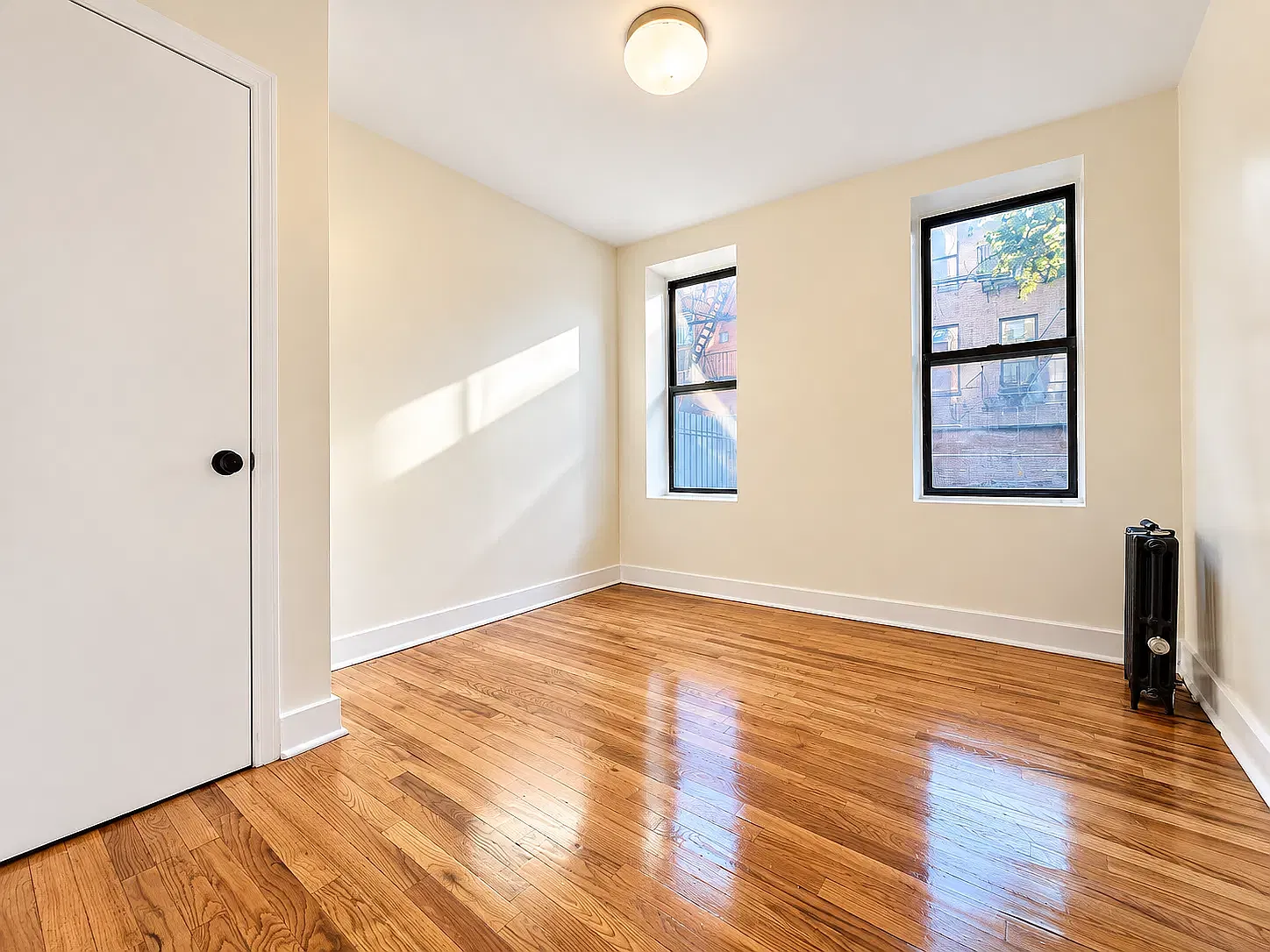 362 Hewes Street — Photo 4