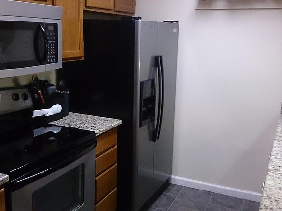 3rd image of 2712 Glacier Way