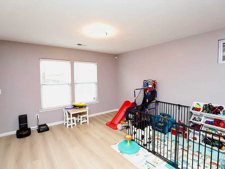 1733 Benelli St — Photo 16