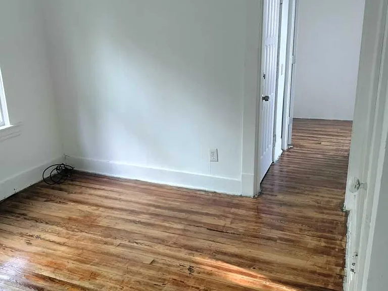 17-19 Windsor St #3 — Photo 10
