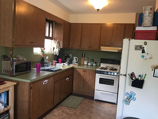 Rented by Metropolis International Realty Inc. | media 18