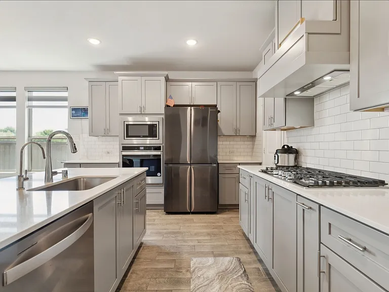 3640 Lillian Ct — Photo 53