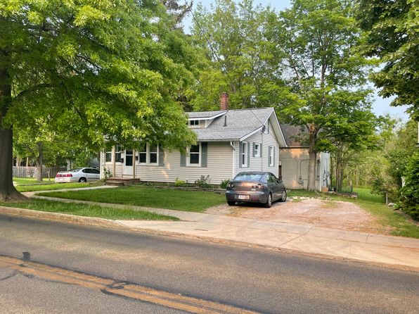 105 Huntington St