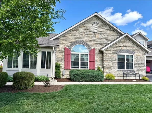 141 Scarborough Village Dr, Dayton, OH 45458