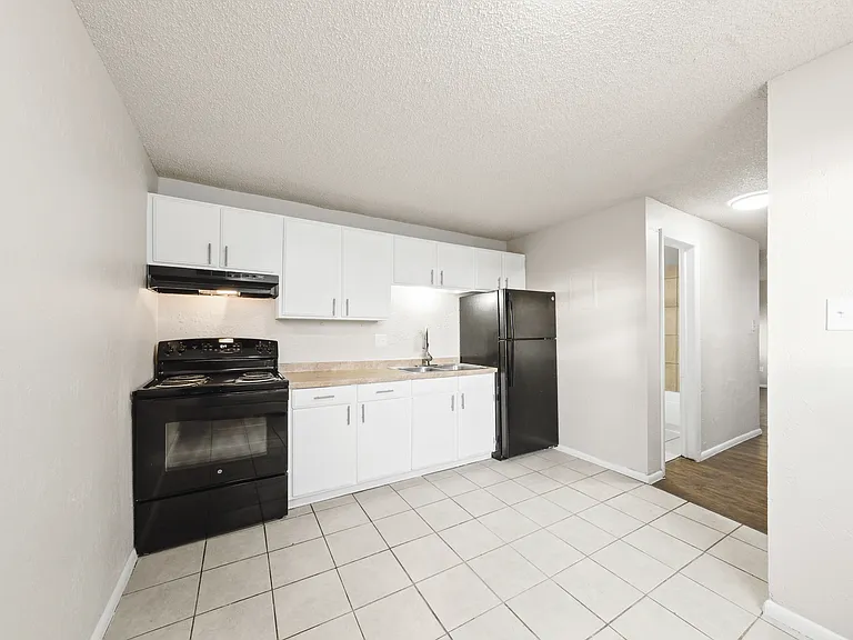Tailwinds Apartments — Photo 48