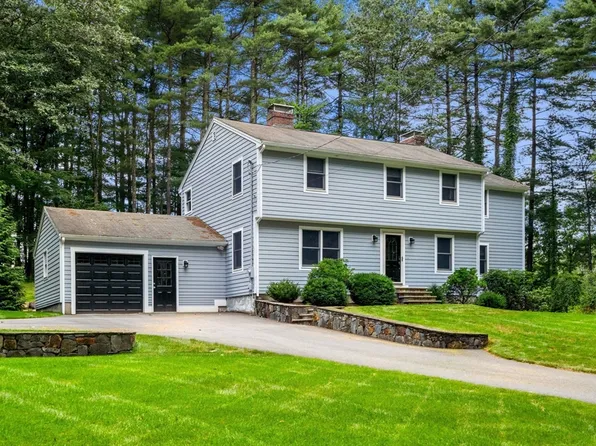 105 Hemlock Park Dr, Groton, MA 01450