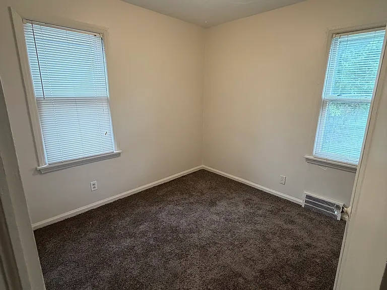 26316 Powers Ave — Photo 8