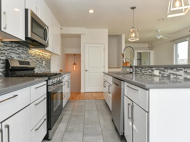 58 Giles Ave #3 — Photo 3