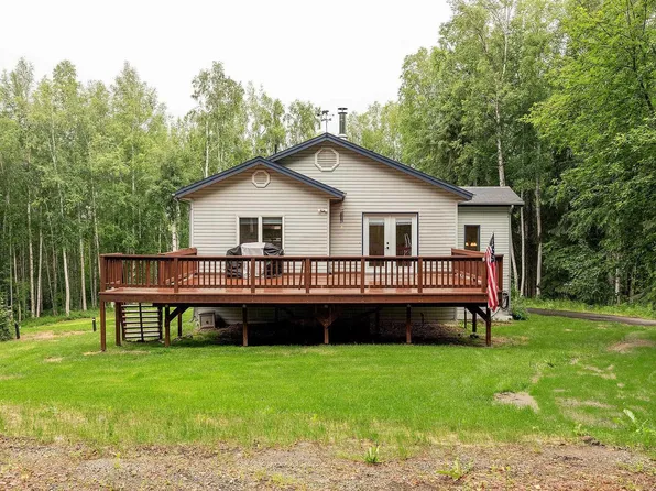 312 Peregrine Dr, Fairbanks, AK 99712