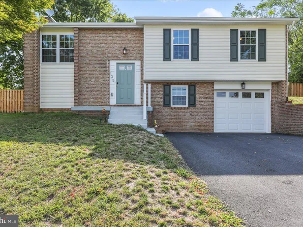 135 Still Meadow Dr, Martinsburg, WV 25405