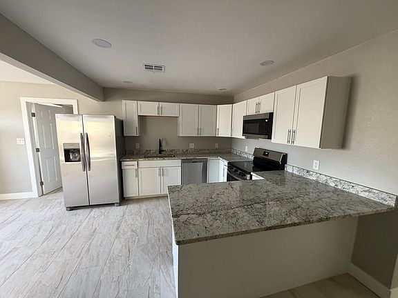 2nd image of 2501 W Sweetwater Ave