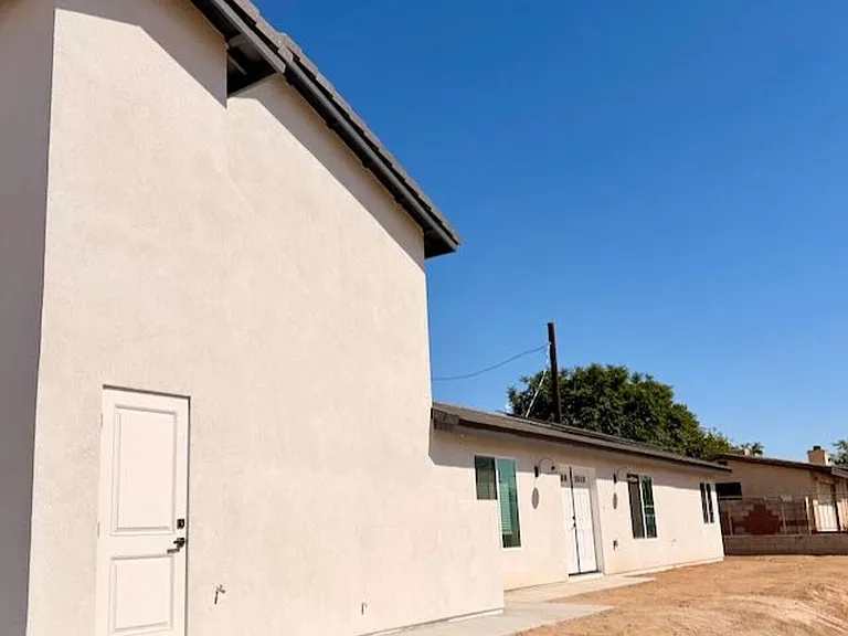 Spacious 3BR/2BA Home with Open Floor Plan, Garage & Washer/Dryer — Photo 57