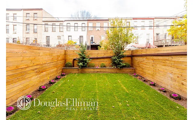 Sold by Douglas Elliman | media 18