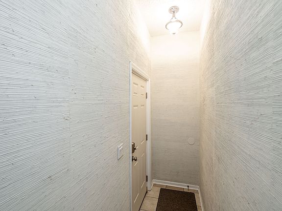 4th image of 518 Tusculum Ave #2