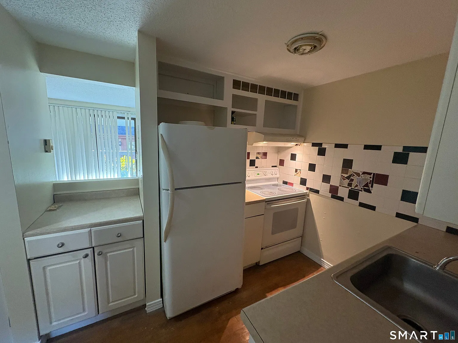1 bed, 1.0 bath, 529 sqft, $1,550 — Photo 2