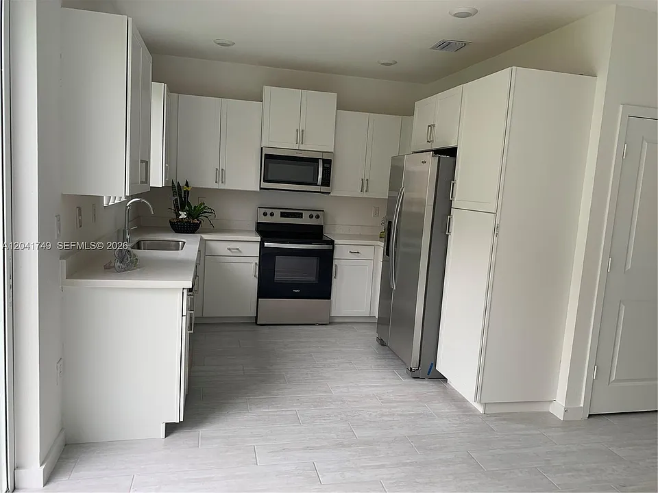 1068 SE 24th Ave #1068