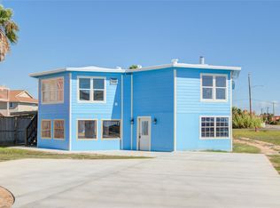 26 Tarpon Ln, Freeport, TX 77541